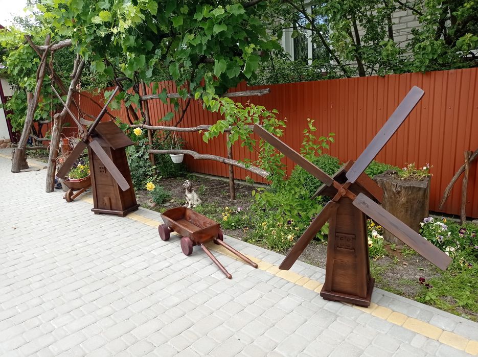 Млин з дерева, декоративний млин
