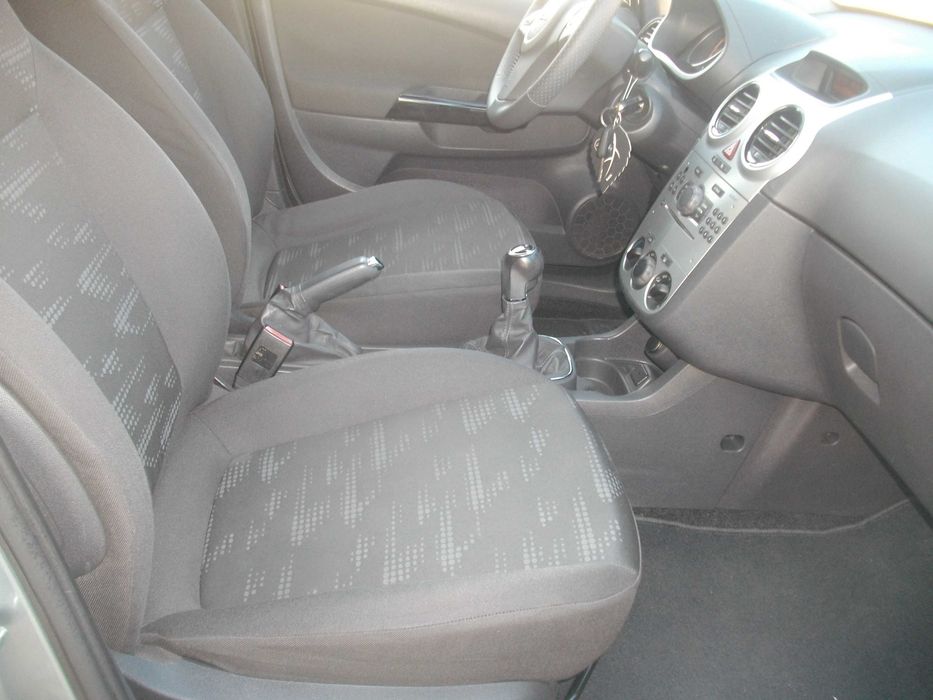 Opel Corsa 1.2 GLP/Gasolina de 2011 C/Novo