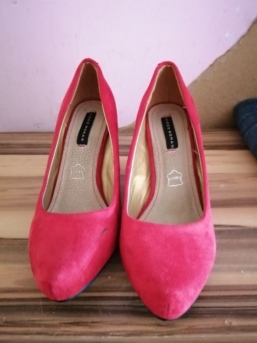 Buty na koturnie