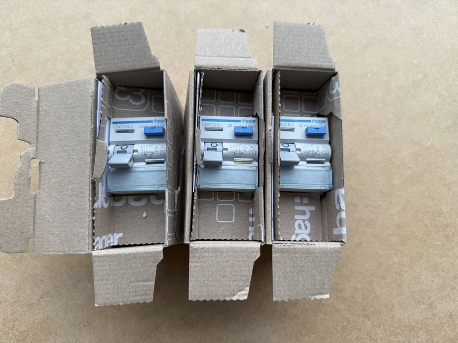Продається диференційний вимикач Hager CDC225J