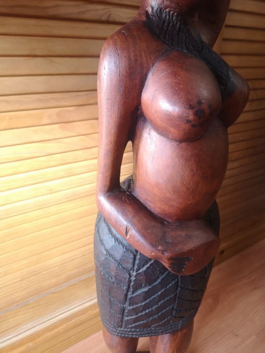 Casal de estatuetas africanas