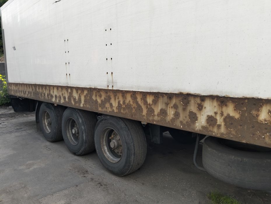 Продам тягач з напівпричепом реф Renault magnum