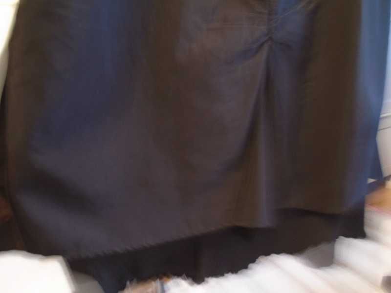 Saia comprida assimétrica, camadas sobrepostas