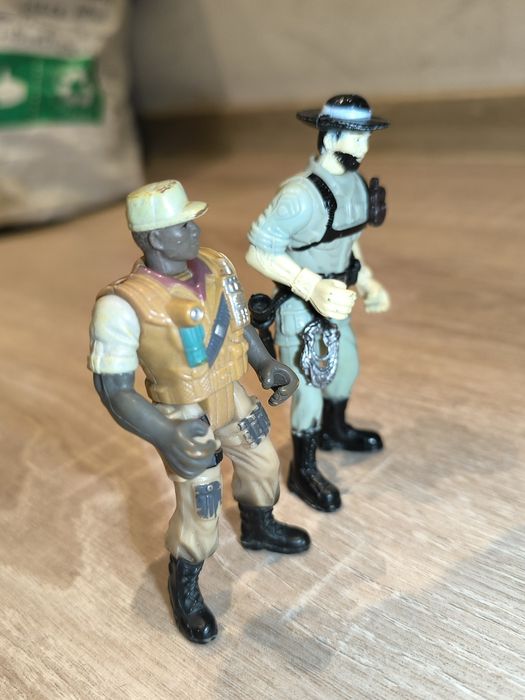 Zabytkowe 2 Figurki Żołnierzy/Zestaw/Wysokość 10 cm i 9 cm