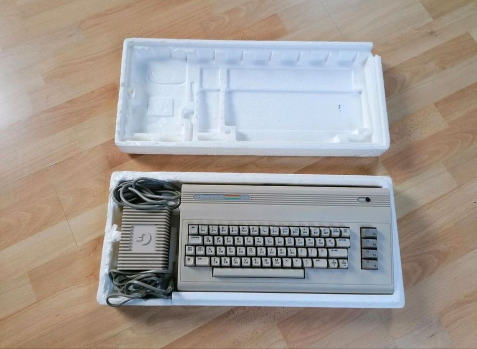 Commodore 64G sprzedam
