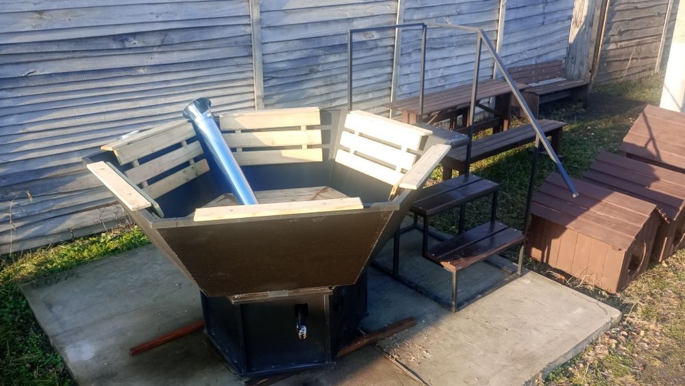 Малий банний чан “Пан Степан”  — діам. 2 м на 3-4 особи.