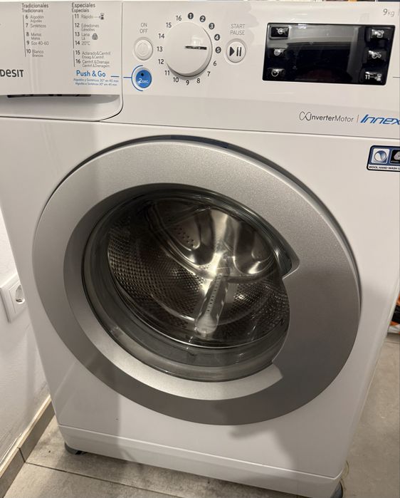 Máquina Lavar Roupa Indesit - comprada em 2022