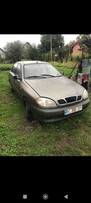 Автомобіль Daewoo lanos