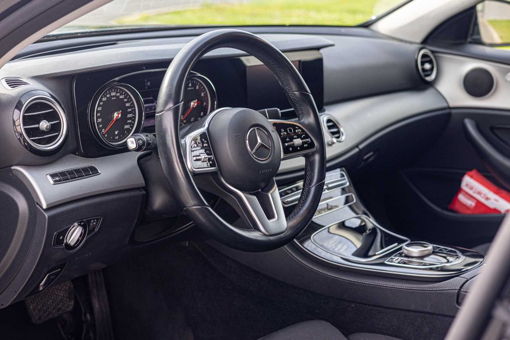 Karawan pogrzebowy Mercedes-Benz/Bojar 4-Matic