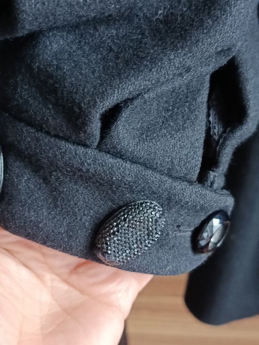 Чорне вовняне пальто з красивими гудзиками L-XL