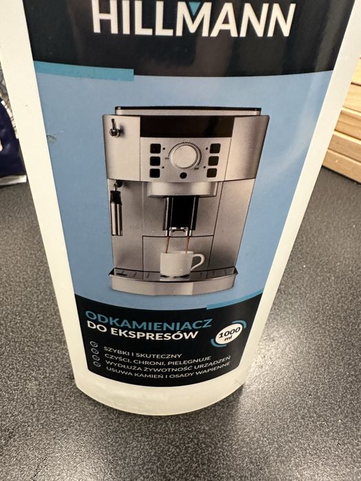 Ciśnieniwy ekspres do kawy De’Longhi w zestawie