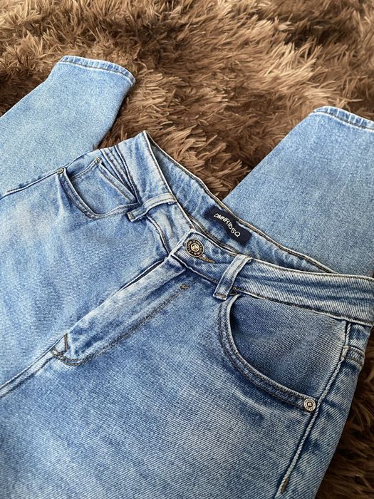 Стильні джинси моми