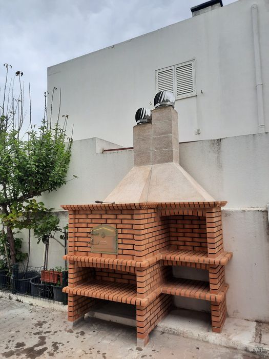 Fornos a lenha para pizza  e restaurantes feito no local
