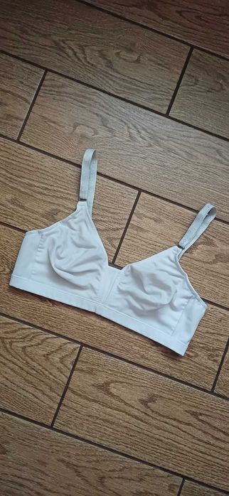 Biały biustonosz Hunkemöller r. 85 D