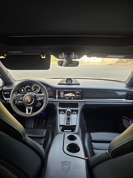 PORSCHE PANAMERA Turbo S-hybrid  com 680 cv