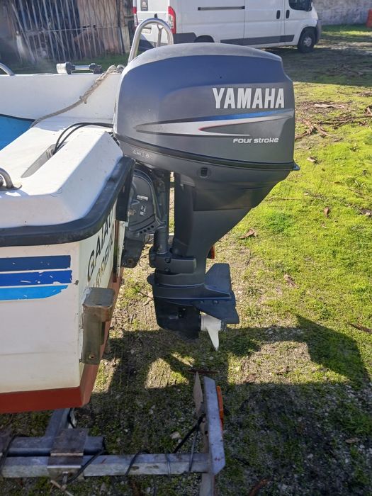 Motor Yamaha 4 tempos de  25cv