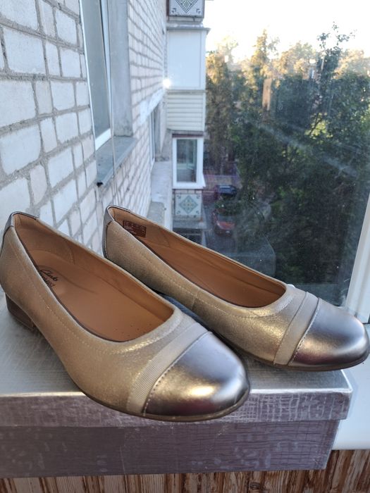 Clarks шкіряні туфлі