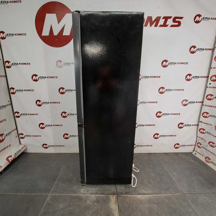 Lodówka Chiq CBM159LEBD [2 lata gwar] D/144cm wys/157litrów/39dB [8]