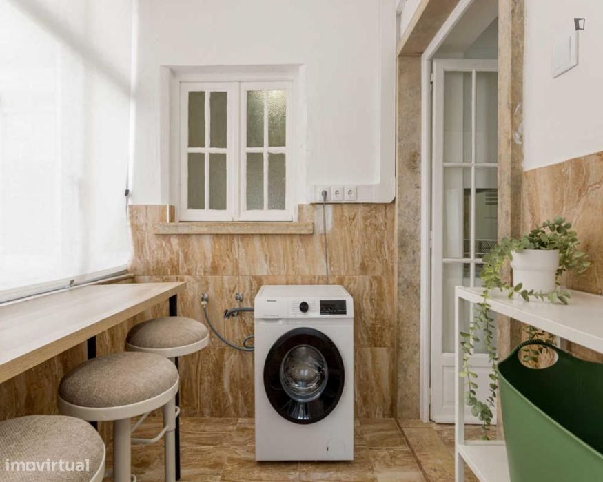 Quarto - localizado em Alvalade Lisbon