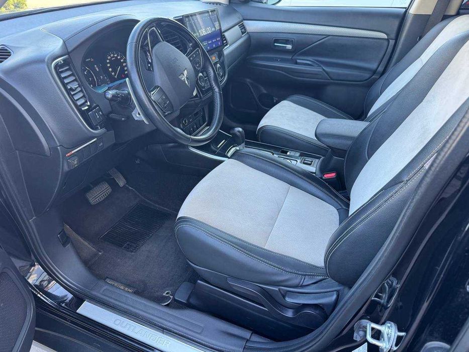 Mitsubishi Outlander 2017 Офіціал