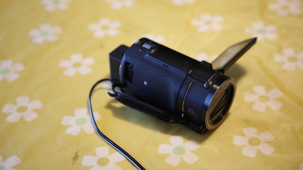 Câmera de vídeo Sony AX43, 4K (Com defeito)