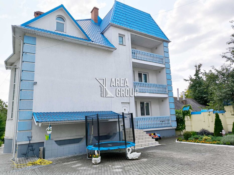 Два укомплектовані будинки з ремонтом для Вашої родини в ТОП локації