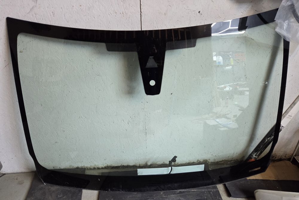 Szyba Czołowa przednia przód Partner Berlingo combo 2019r-
Kamera sens