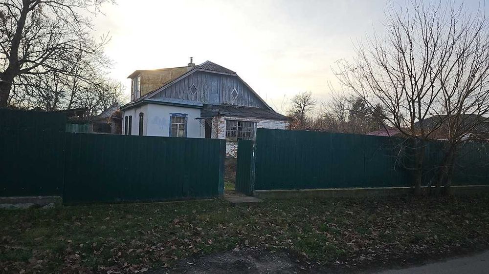 Будинок в місті Яготині поруч з Мясним базаром, школою та садочком