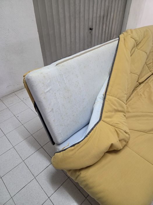 Sofá-cama casal em bom estado