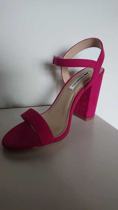 Buty, sandały na obcasie słupku Even&Odd