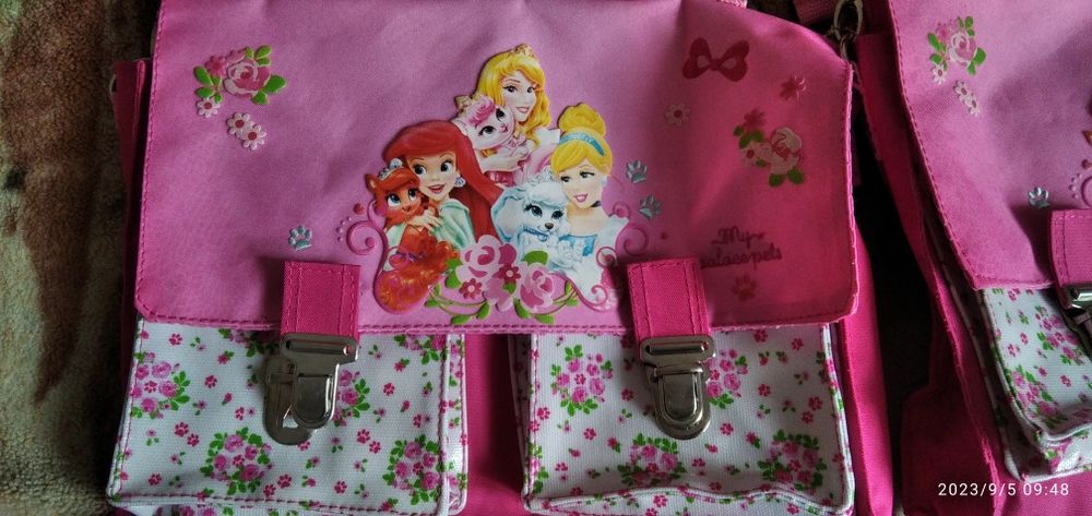 Plecaki tornistry dla bliźniaczek