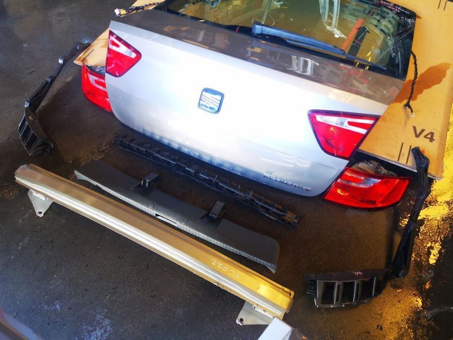 Seat Toledo IV (KG3) - Traseira Completa MALA PARACHOQUES TRÁS FAROLIM