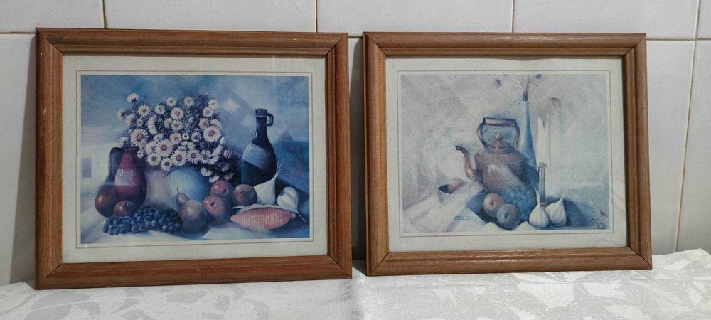 Set of 2 Wooden Frames (in Very Good Condition)64387421962882120