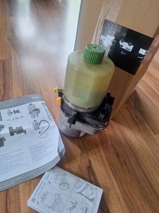 Pompa wspomagania TRW JER162
