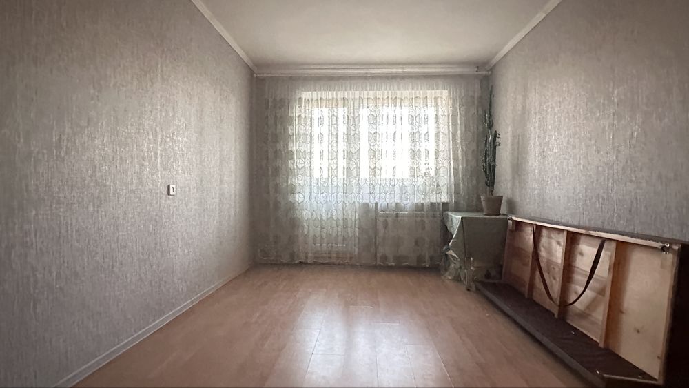 Продаж 3к  мікрорайон озерна