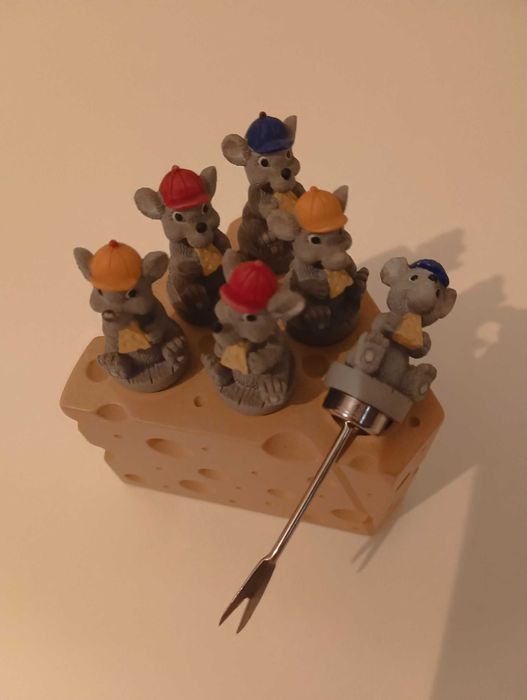 Para Festa / Convívio * Base com 6 garfinhos (ratinhos) para queijo