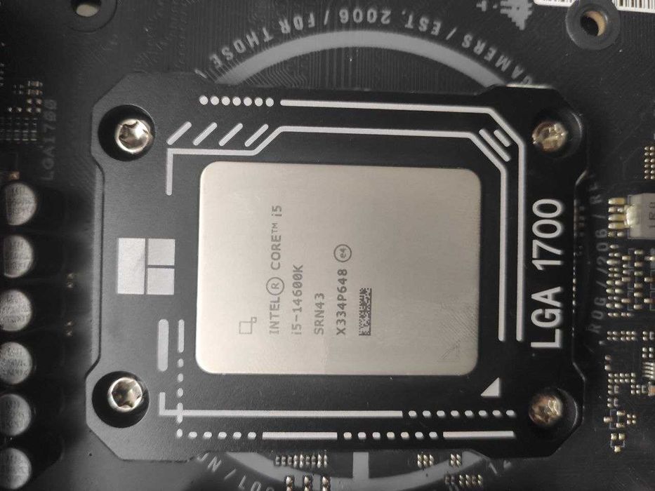 Материнська плата ASUS ROG STRIX B760-F GAMING WIFI