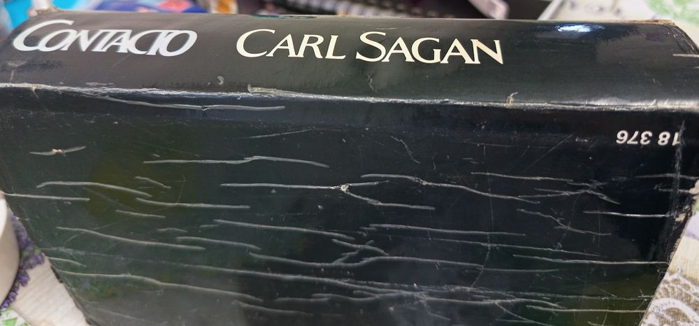 Livro de Carl Sagan "contacto "