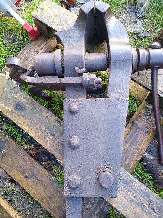 Sprzedam imadło kowalskie