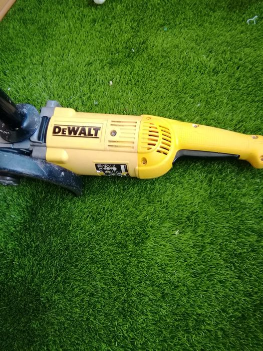 Retificadora DEWALT 230