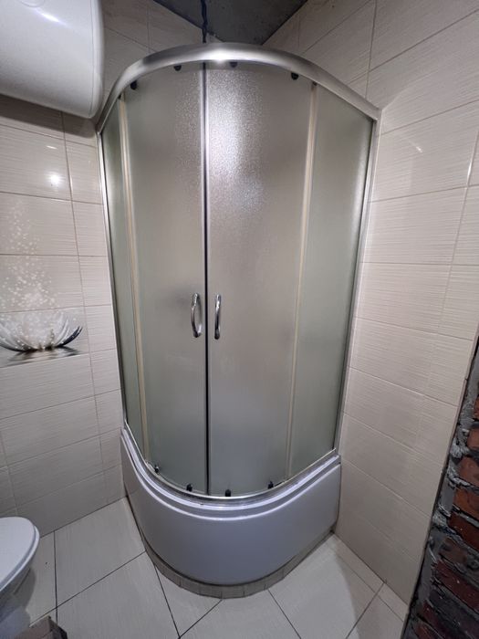 Продається душова кабіна разом з піддоном 90 на 90 / ідеальний стан