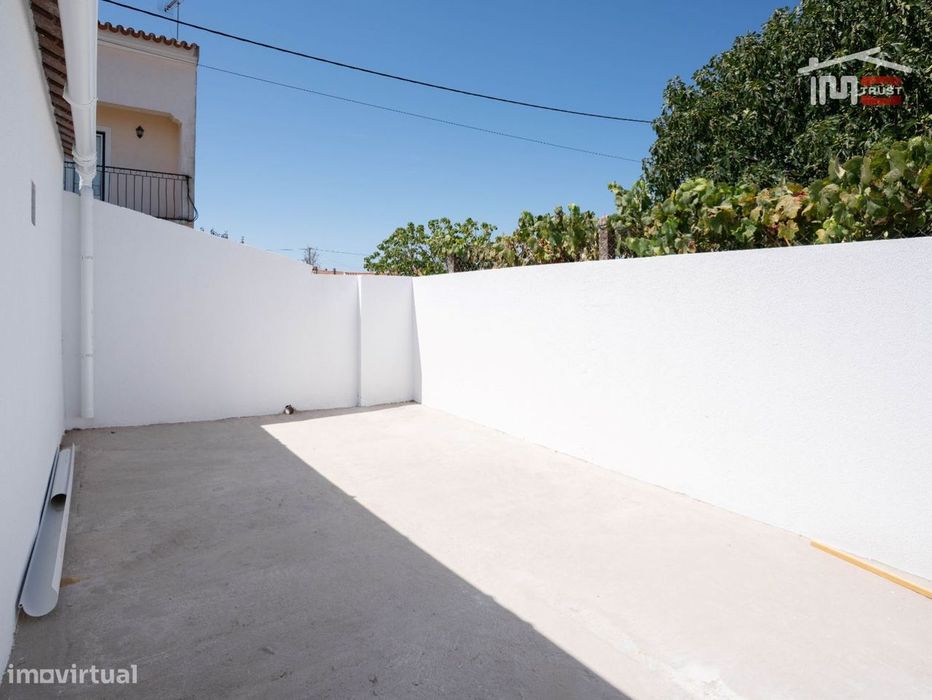 Moradia Térrea Totalmente Remodelada com Espaço Exterior | Pego, Ab...