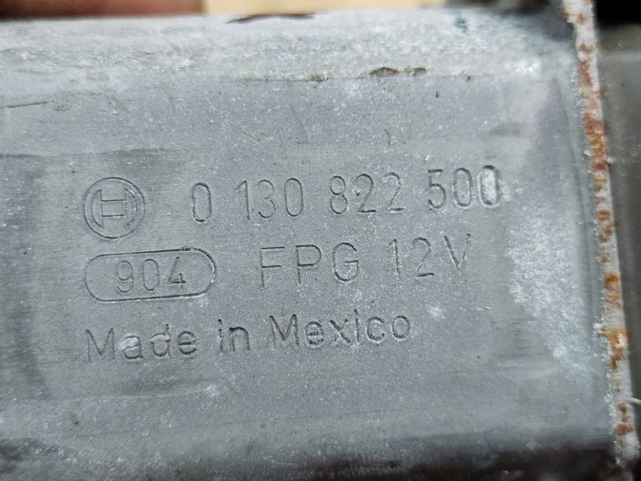 Buick Lacrosse II 09-16 Malibu Моторчик стеклоподъемника задний правый