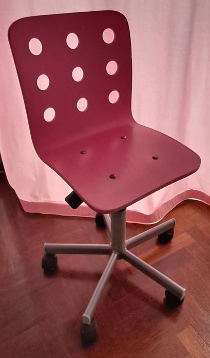 Secretária e cadeira IKEA - Ideal para crianças