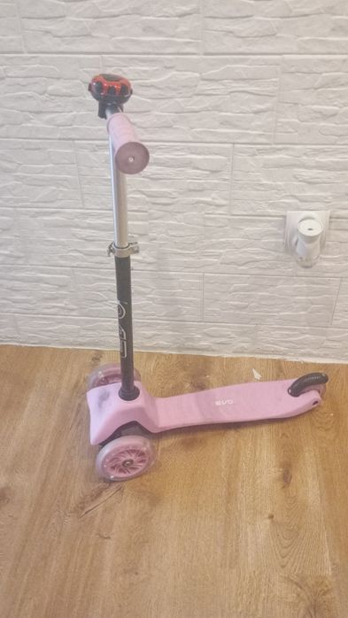 Chulajnoga trzykołowa