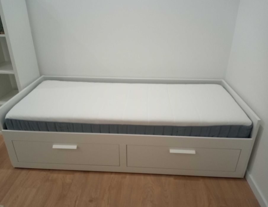 Cama Brimnes IKEA ( como nova)