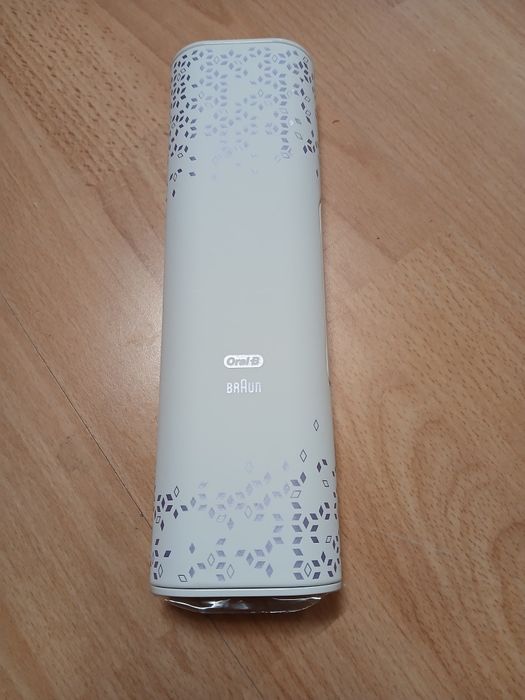 Etui na szczoteczki Oral B