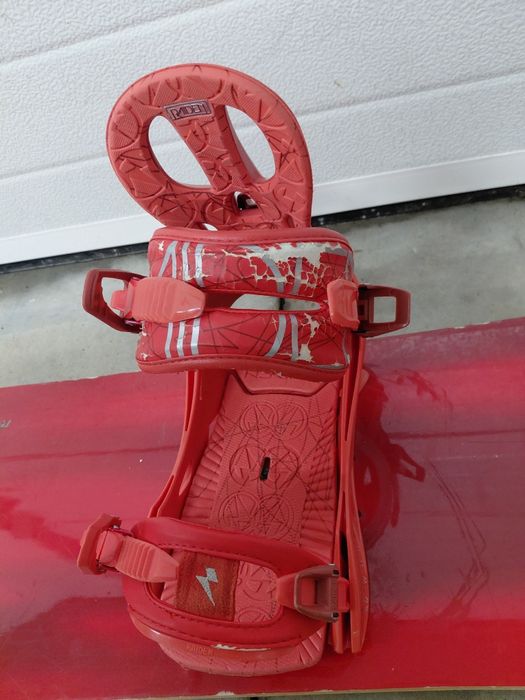 Snowboard com fixações