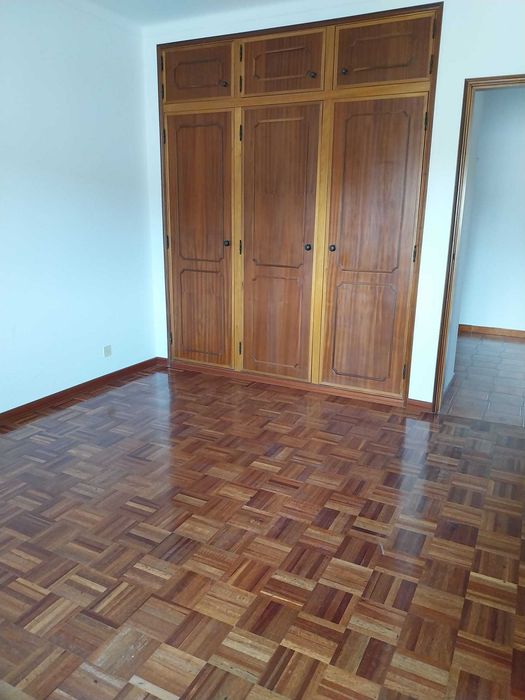 Apartamento T3 para venda em Ourém com varanda