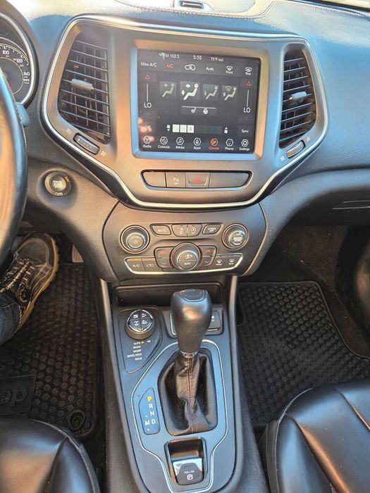 Jeep Cherokee Trailhawk      2020